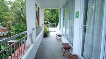 Family Villa, 6 Bedrooms | Terrace/patio