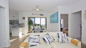 TV, Netflix, streaming services, offices