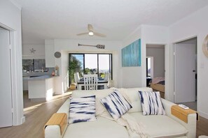 TV, Netflix, streaming services, offices