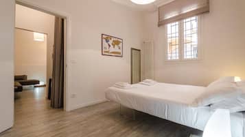 1 camera, ferro/asse da stiro, lenzuola