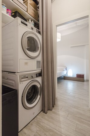 Interior - Nosadella 43, Intimo e Accogliente Appartamento (Bologna)