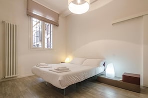 1 bedroom, iron/ironing board, bed sheets - Nosadella 43, Intimo e Accogliente Appartamento (Bologna)