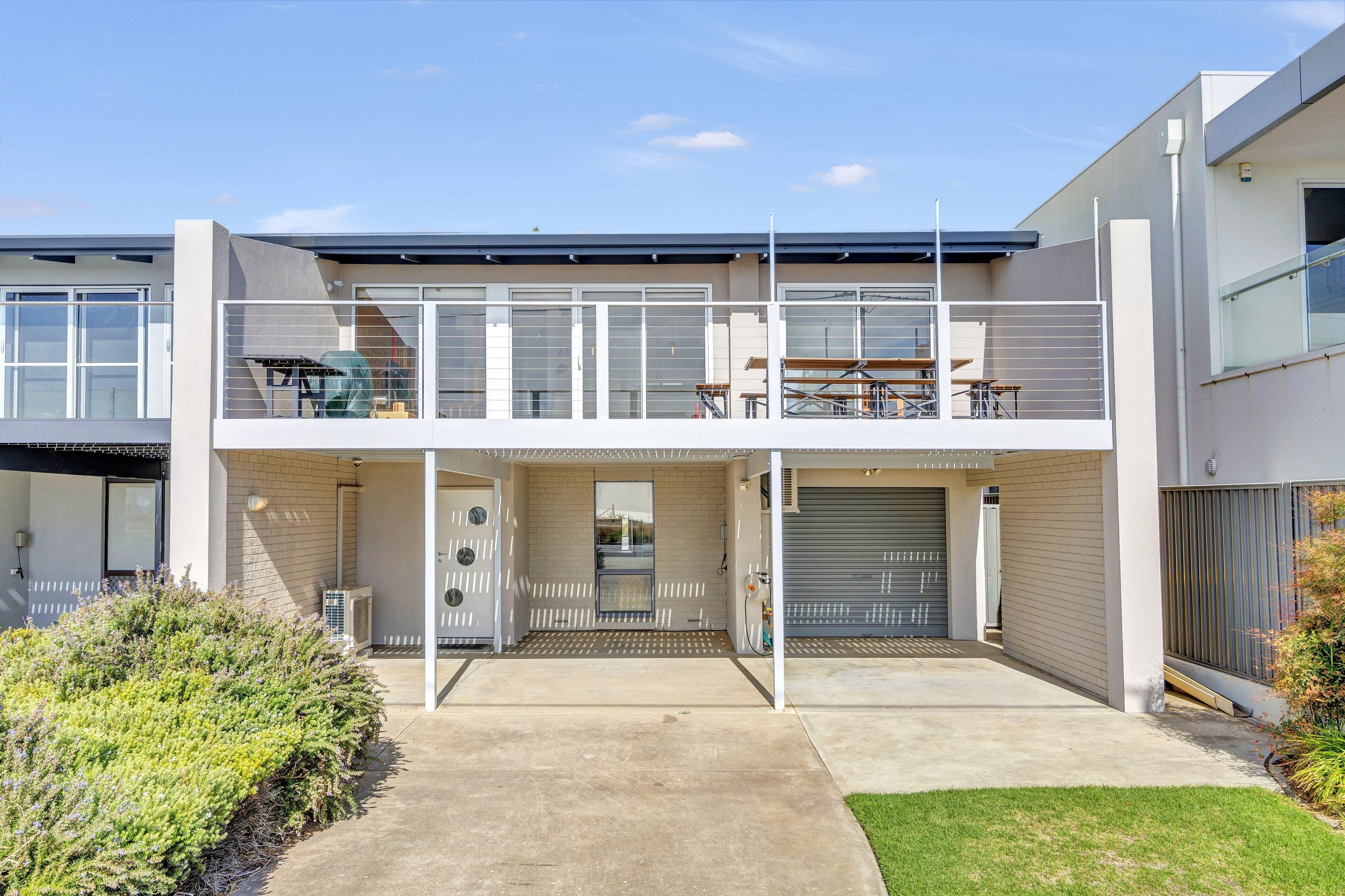 Queensland South ~ Aldinga Beach - Beachfront Bliss with Stunning Sea Views — image 9