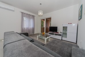 Apartment, Multiple Beds | Living room - Spacious apt With Lodge Just 40m From the Beach (Kastela)