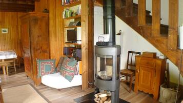 Télévision, cheminée