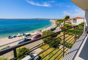Apartment | Balcony - Modern Beach apt W100 m2 Rooftop sea View Terrace (Kastela)