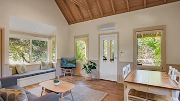 Smart TV, DVD player, stereo