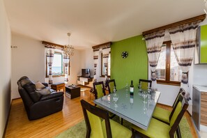 Apartment | Living room | 30-inch TV with digital channels - Seafront Spacious Apt, 120 m2 Size, in the Center (Kastela)