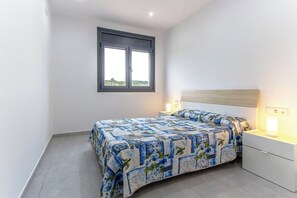 4 Schlafzimmer, Bügeleisen/Bügelbrett, kostenloses WLAN
