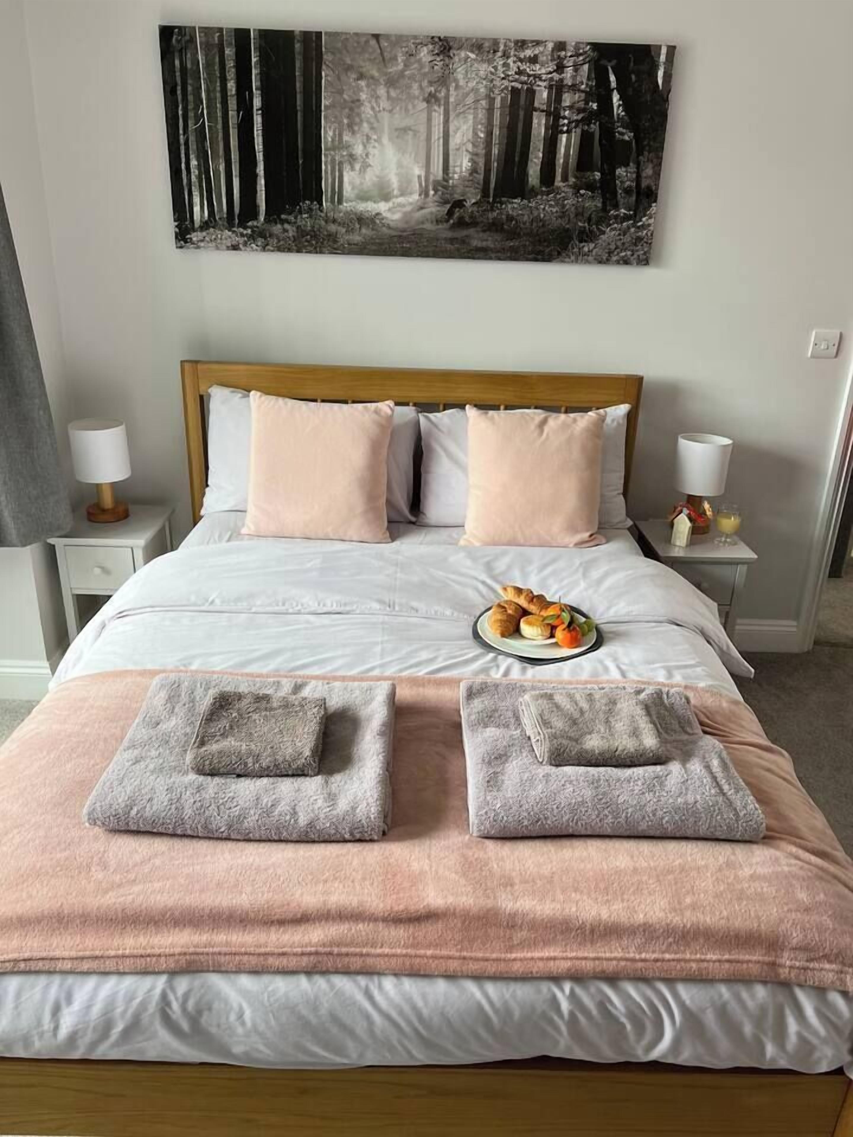 4 bedrooms, soundproofing, iron/ironing board, travel cot