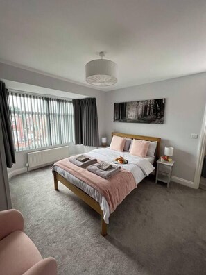 4 Schlafzimmer, schallisolierte Zimmer, Bügeleisen/Bügelbrett, WLAN