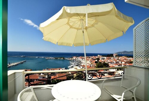 Budget Studios Panorama, Pythagorion