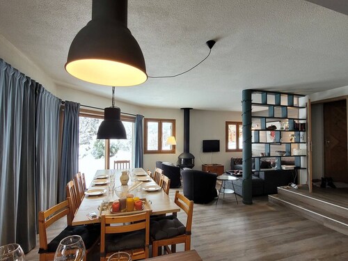 Bright chalet near lake, 80m from slopes, family calm