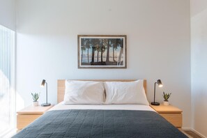3 bedrooms, iron/ironing board, free WiFi, bed sheets - The Flats on Church Street - #202 (Egg Harbor)