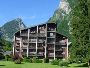 Exterior - 2-room apartment with pets allowed, balcony and garage (Samoëns)