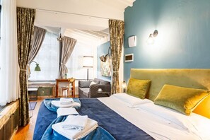 1 bedroom, WiFi - GuestHost - Comfortable 30sqm loft that can accommodate up to 3 people. Located on the ground floor of a characteristic building surrounded by Piazzale Galileo greenery, the room is the ideal solution to visit Florence while staying away from the histori (Firenze)