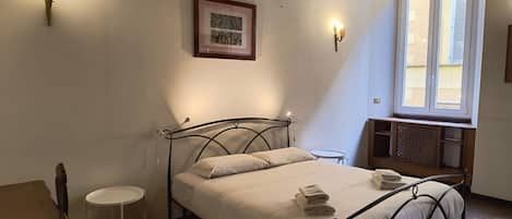 1 غرفة نوم ومكتب ومكواة/لوح كي وواي فاي