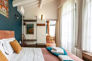 1 bedroom, WiFi - GuestHost - Comfortable 40sqm loft that can accommodate up to 4 people. Located on the ground floor of a characteristic building surrounded by Piazzale Galileo greenery, the room is the ideal solution to visit Florence while staying away from the histori (Firenze)