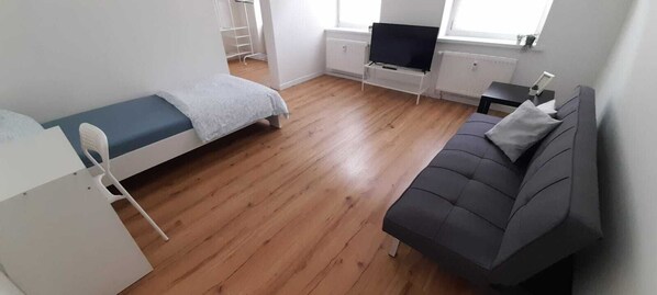 2 bedrooms, free WiFi, bed sheets - Nice apartment close to Leipzig (Zeitz)