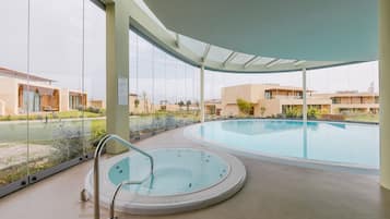 Couples treatment rooms, steam room, hot stone massages