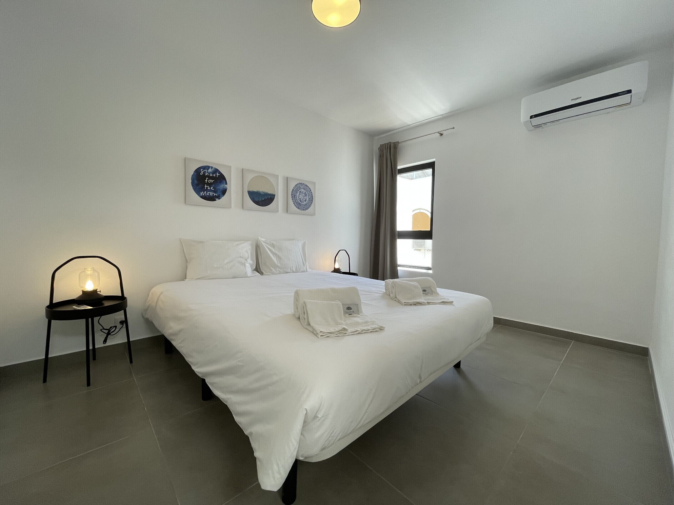 3 slaapkamers, een kluis op de kamer, gratis wifi, beddengoed