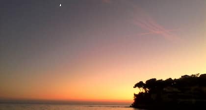 UN ECRIN DE VERDURE A 100M DES PLAGES