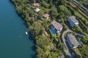 Villa Familiale, plusieurs chambres, 2 salles de bains, en bord de lac (Villa Marilyn) | Extérieur