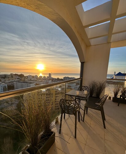Live on the highest point in the Pretty Penthouse Estepona!