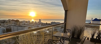 Live on the highest point in the Pretty Penthouse Estepona!