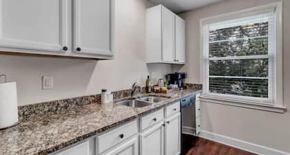 Adorable Condo - 2 blocks from San Marco Square!!!