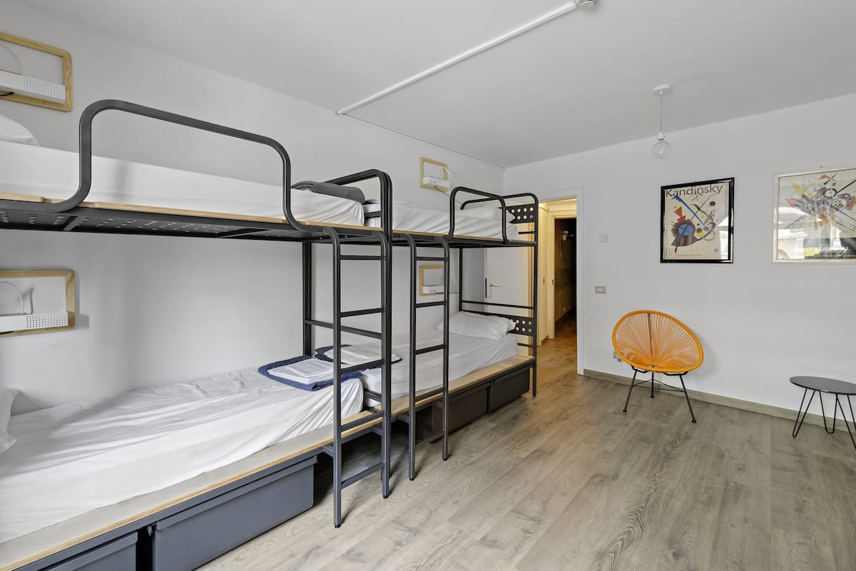 Minibar, desk, free WiFi, bed sheets