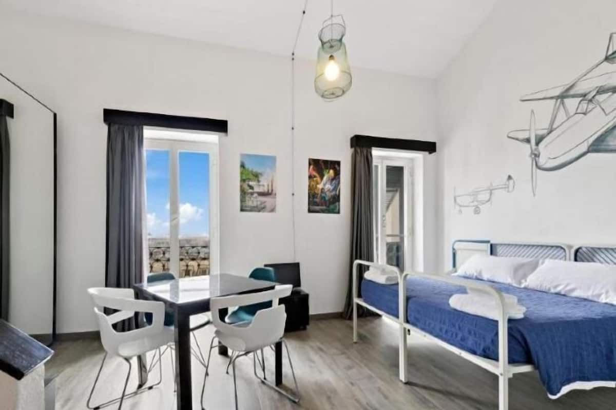 Desk, free WiFi, bed sheets