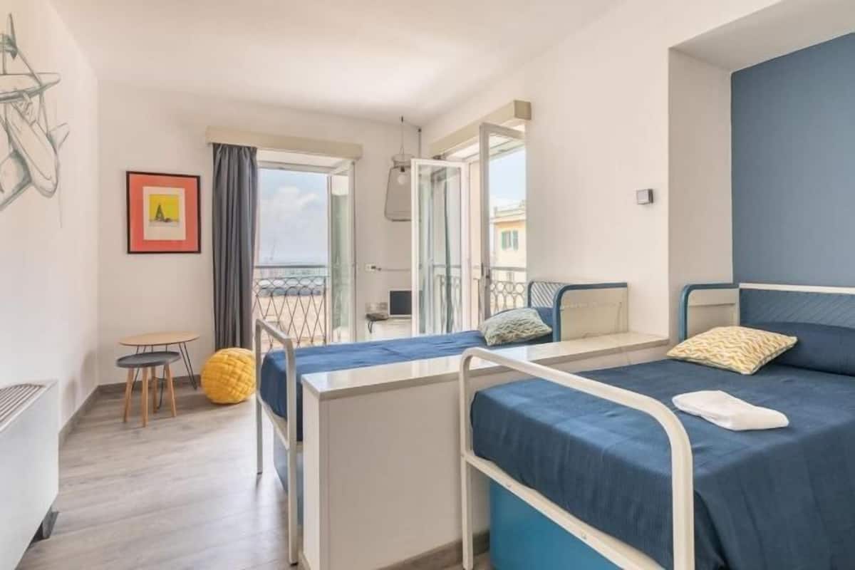 Minibar, bureau, Wi-Fi gratuit, draps fournis