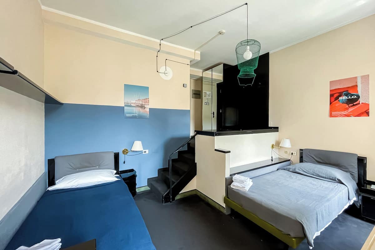 Minibar, skrivbord, gratis wi-fi och sängkläder