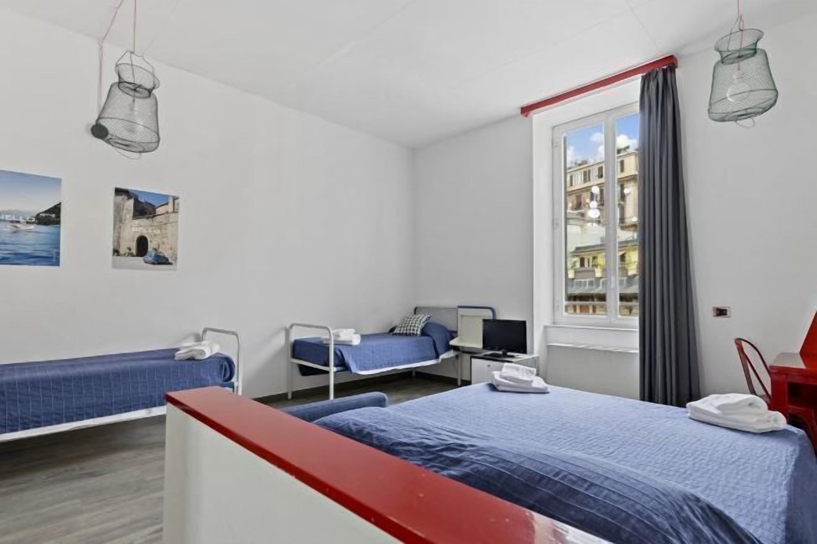 Frigobar, escrivaninha, Wi-Fi de cortesia, roupa de cama