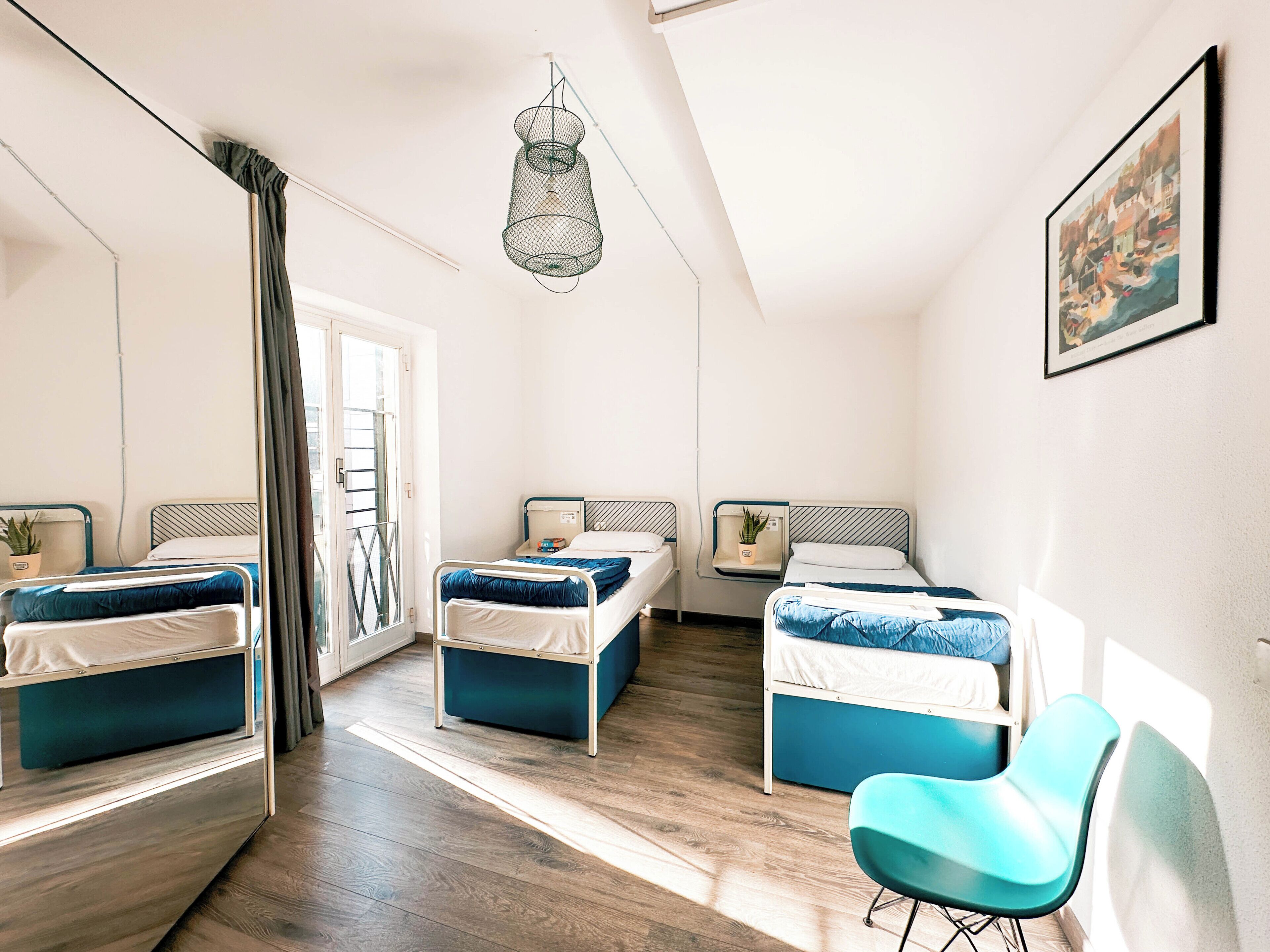 Chambre double ou avec lits jumeaux | Bureau, accès au Wi-Fi (inclus), literie fournie