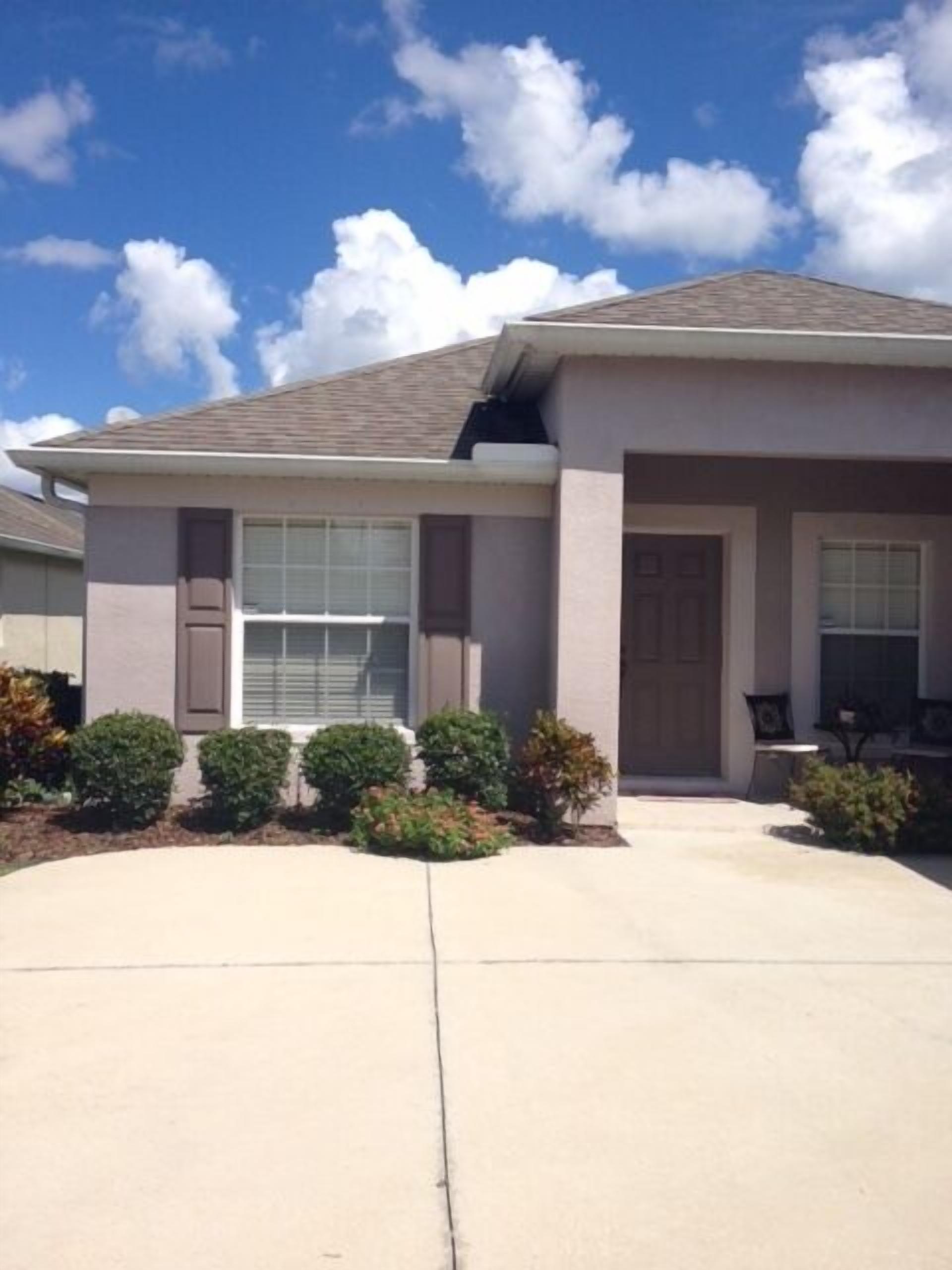 Large Vacation Home - WIFI - 3 TVs - Near Parks, restaurants, supermarkets, mall