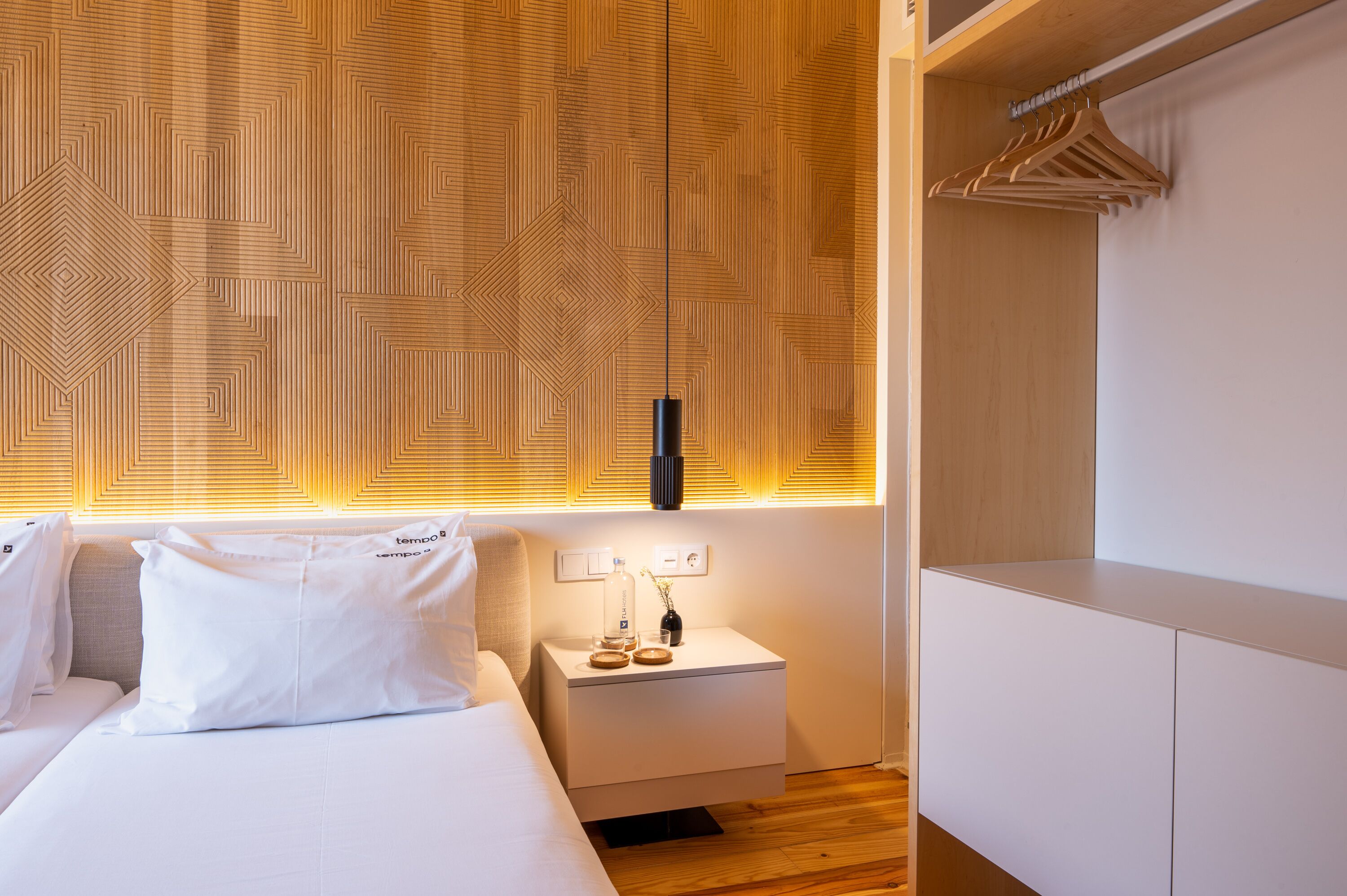 standard twin room | 1 bedroom, in-room safe, free wifi, bed sheets