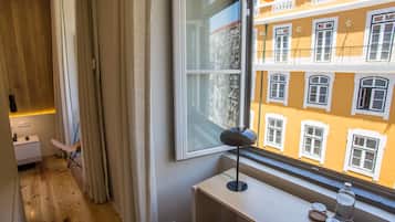Caja de seguridad en la habitación, wifi gratis y ropa de cama