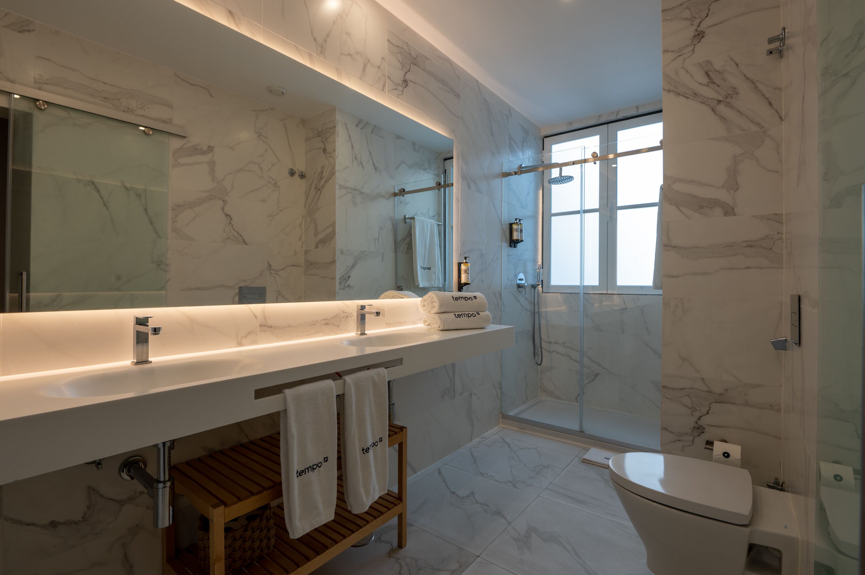 superior double room | bathroom | hair dryer, towels