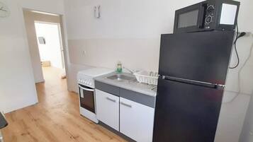 Kühlschrank, Ofen, Herdplatte, Toaster