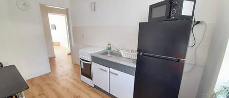 Kühlschrank, Ofen, Herdplatte, Toaster
