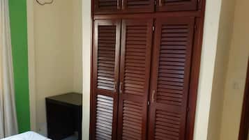 2 dormitorios, tabla de planchar con plancha, wifi gratis