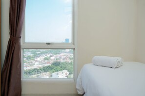 2 bedrooms, free WiFi, bed sheets - Strategic 2BR Elpis Apartment near Mangga Dua and Ancol (Jakarta)