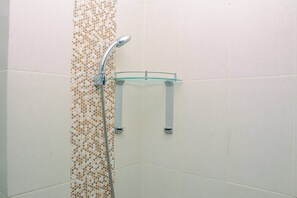 Bathroom - Best Simply Studio Apartment at Saladdin Mansion (Depok)