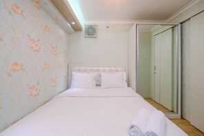 2 bedrooms, free WiFi, bed sheets - Cozy Stay 2BR Bassura City Apartment (Jakarta)