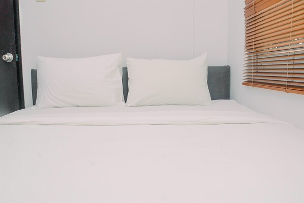 2 bedrooms, free WiFi, bed sheets - Modern and Comfy 2BR Mutiara Bekasi Apartment (Bekasi)