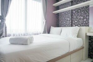 Room | Bathroom | Shower, free toiletries, towels - Good Deal 2BR Signature Park Tebet Apartment (Jakarta)