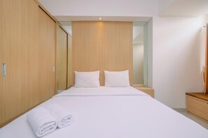 Free WiFi, bed sheets - Comfort Studio The Oasis Apartment near Waterboom Cikarang (Cikarang)