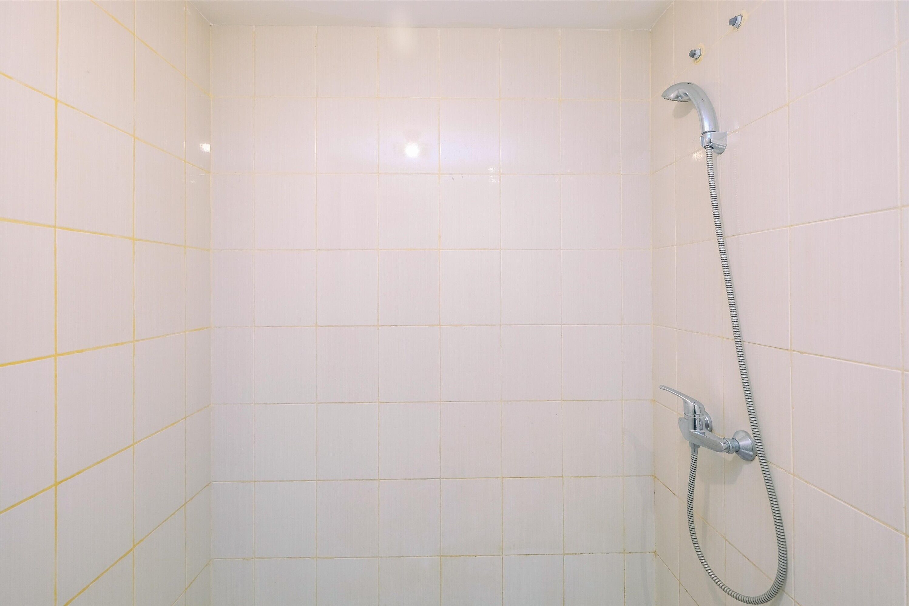 Room | Bathroom | Shower, free toiletries, towels